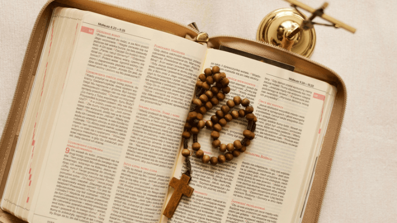 Para Pe. Jose Eduardo Oliveira e Silva, o testemunho cristão permanece fiel mesmo em contextos de desafio à liberdade religiosa.