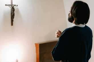 A liberdade religiosa sustenta o testemunho dos cristãos diante da história, afirma Pe. Jose Eduardo Oliveira e Silva.